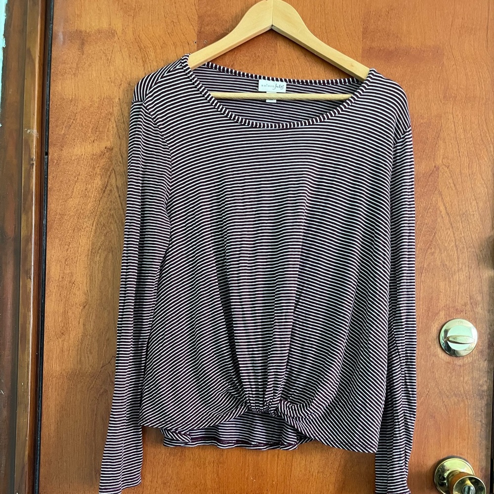 Really cute Maison Jules stripped shirt. Gathers in a knot at the bottom